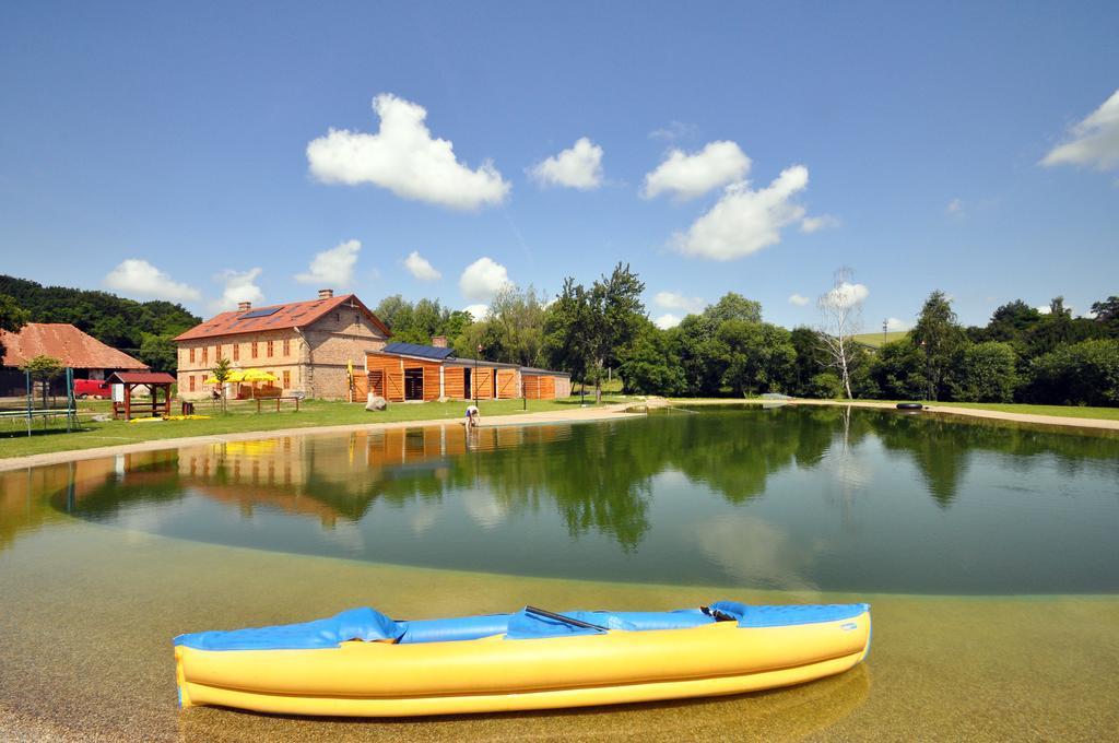 Rekreacni Areal Dvur Honetice Hotel Екстериор снимка