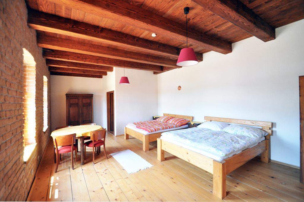 Rekreacni Areal Dvur Honetice Hotel Екстериор снимка